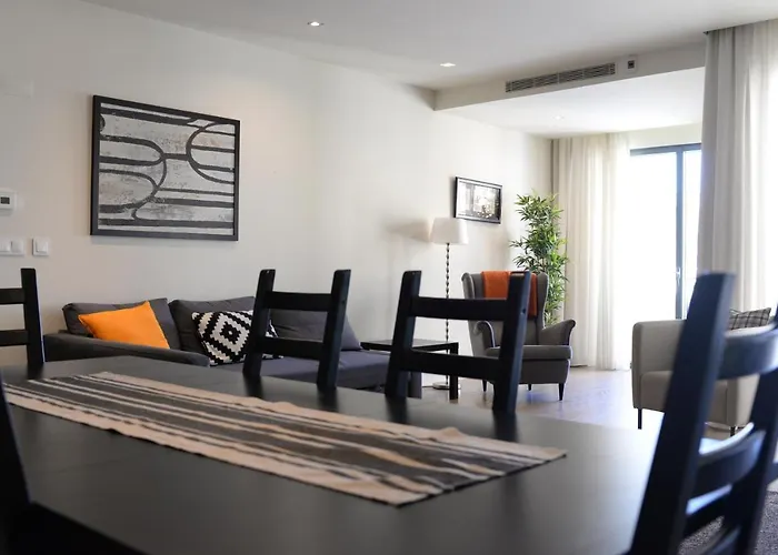 Lux Apartment With Pool And Garage