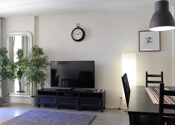 Lux Apartment With Pool And Garage
